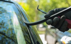 Windshield,Repair,And,Replacement